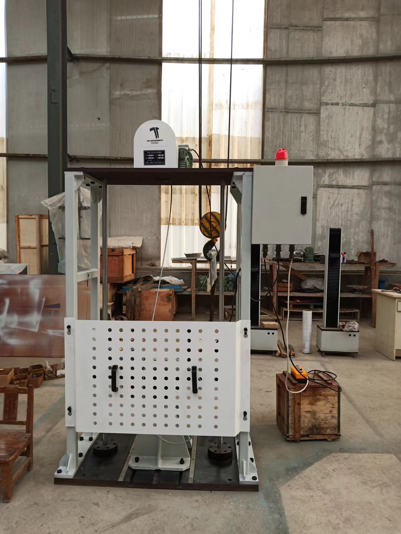 ���־����������